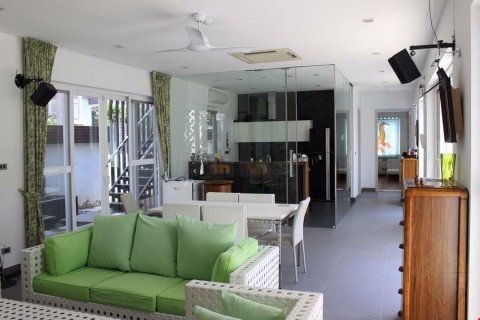 Casa de 5 dormitorios en Pattaya, Tailandia № 75975 - foto 12