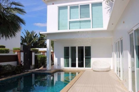 Casa de 5 dormitorios en Pattaya, Tailandia № 75975 - foto 4