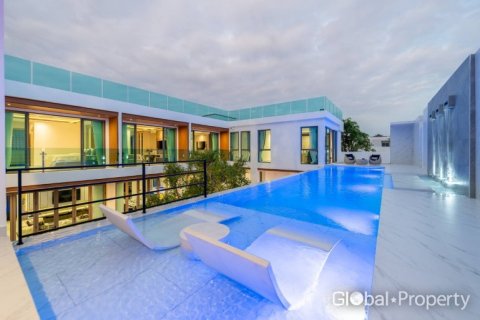 Haus in Pattaya, Thailand 6 Schlafzimmer № 132348