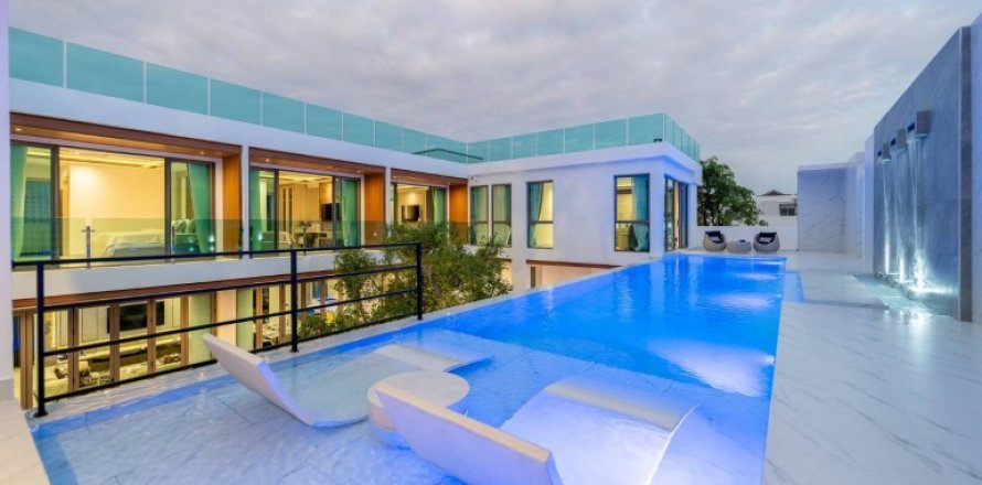 Casa de 6 dormitorios en Pattaya, Tailandia № 132348