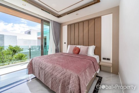 Casa de 6 dormitorios en Pattaya, Tailandia № 132348 - foto 10