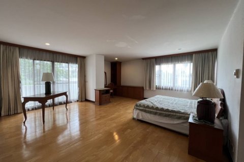 Condominio de 4 dormitorios en Bangkok, Tailandia № 132768 - foto 7