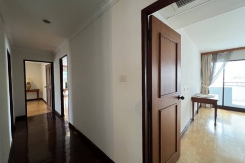 Condominio de 4 dormitorios en Bangkok, Tailandia № 132768 - foto 6