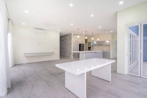 Chalet de 3 dormitorios en Phuket, Tailandia № 132771 - foto 4