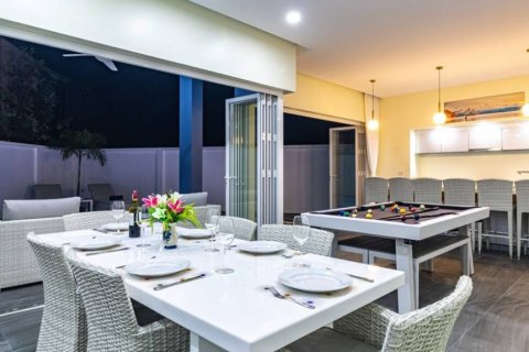 Chalet de 3 dormitorios en Phuket, Tailandia № 132770 - foto 2