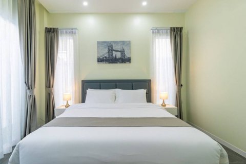 Chalet de 3 dormitorios en Phuket, Tailandia № 132770 - foto 8