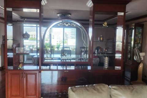 Condominio de 4 dormitorios en Bangkok, Tailandia № 132765 - foto 4