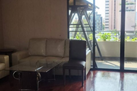 Condominio de 4 dormitorios en Bangkok, Tailandia № 132765 - foto 2