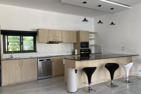 Chalet de 4 dormitorios en Phuket, Tailandia № 124618 - foto 5