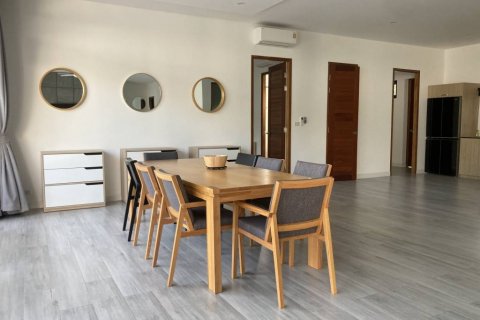 Chalet de 4 dormitorios en Phuket, Tailandia № 124618 - foto 7