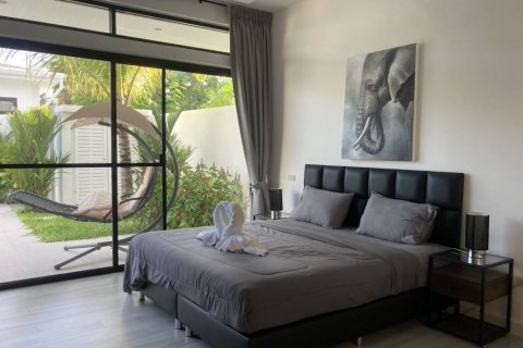 Chalet de 4 dormitorios en Phuket, Tailandia № 124618 - foto 9