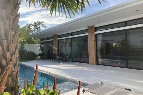 Chalet de 4 dormitorios en Phuket, Tailandia № 124618