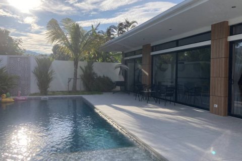 Chalet de 4 dormitorios en Phuket, Tailandia № 124618 - foto 3