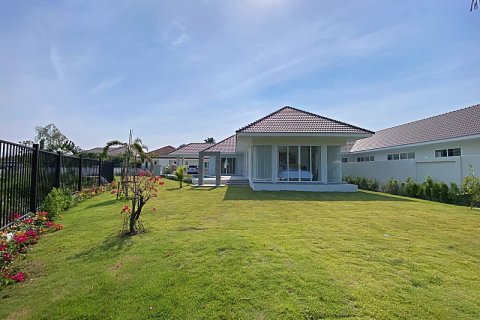 Casa de 3 dormitorios en Hua Hin, Tailandia № 125113 - foto 4
