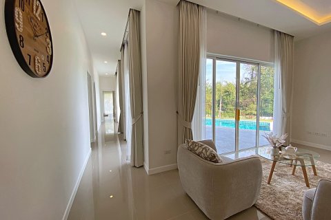 Casa de 3 dormitorios en Hua Hin, Tailandia № 125113 - foto 15