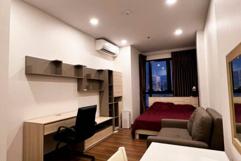 Condominio de 1 dormitorio en Khlong San, Bangkok, Tailandia № 132266 - foto 9