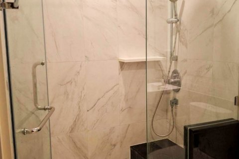 Condominio de 1 dormitorio en Khlong San, Bangkok, Tailandia № 132266 - foto 11