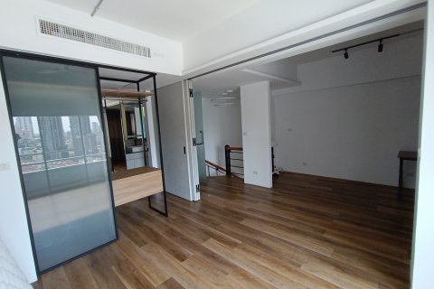 Condominio de 2 dormitorios en Watthana, Bangkok, Tailandia № 132268 - foto 13