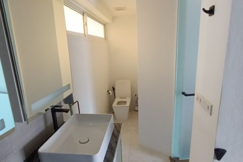 Condominio de 2 dormitorios en Watthana, Bangkok, Tailandia № 132268 - foto 8