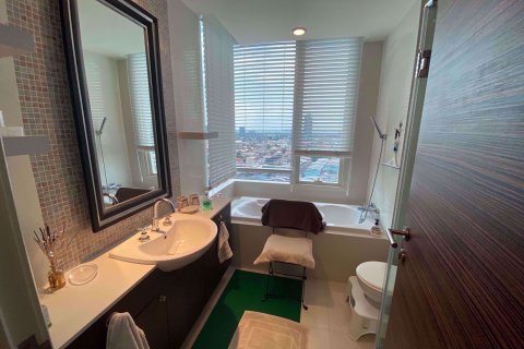 Condo à Khlong San, Bangkok, Thaïlande, 3 chambres № 76093 - photo 14