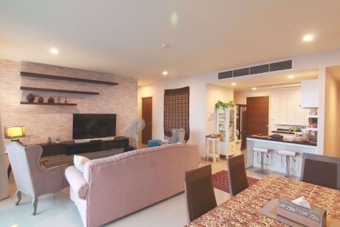 Condo à Khlong San, Bangkok, Thaïlande, 3 chambres № 76093 - photo 2