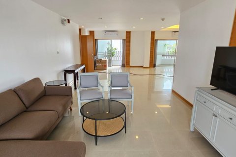 อพาร์ตเมนต์ในสาทร, กรุงเทพฯ, ประเทศไทย 3 ห้องนอน № 123680 - รูปถ่าย 1