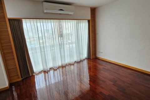 อพาร์ตเมนต์ในสาทร, กรุงเทพฯ, ประเทศไทย 3 ห้องนอน № 123680 - รูปถ่าย 18