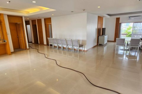 อพาร์ตเมนต์ในสาทร, กรุงเทพฯ, ประเทศไทย 3 ห้องนอน № 123680 - รูปถ่าย 3