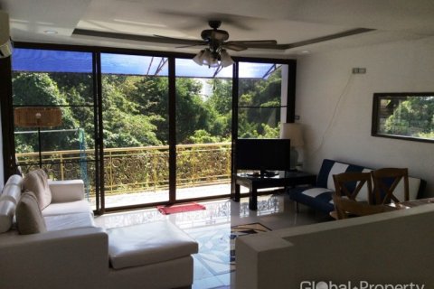 Casa de 5 dormitorios en Pattaya, Tailandia № 132368 - foto 3