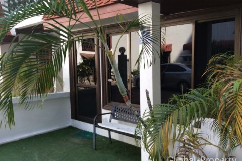 Casa de 5 dormitorios en Pattaya, Tailandia № 132368 - foto 19