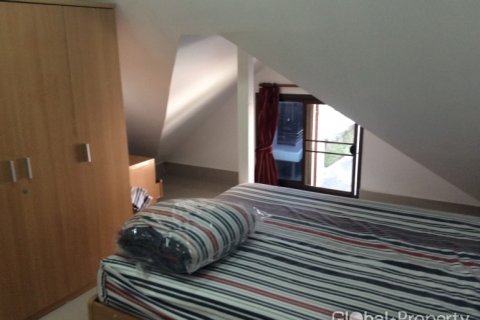 Casa de 5 dormitorios en Pattaya, Tailandia № 132368 - foto 5