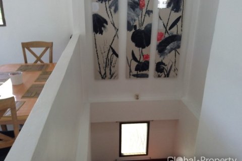 Casa de 5 dormitorios en Pattaya, Tailandia № 132368 - foto 22