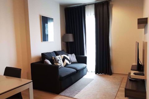 Condominio de 2 dormitorios en Huai Khwang, Bangkok, Tailandia № 77067