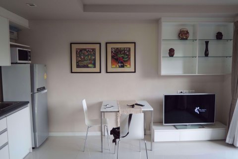 Condo à Khlong Toei, Bangkok, Thaïlande, 1 chambre № 77064 - photo 2