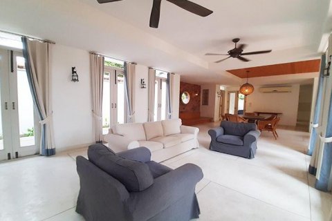 Casa de 4 dormitorios en Hua Hin, Tailandia № 125267 - foto 4