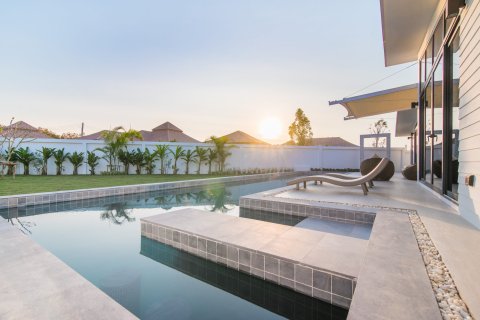 Casa de 3 dormitorios en Hua Hin, Tailandia № 125269 - foto 4