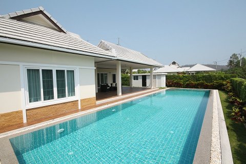 Casa de 3 dormitorios en Hua Hin, Tailandia № 125273 - foto 2