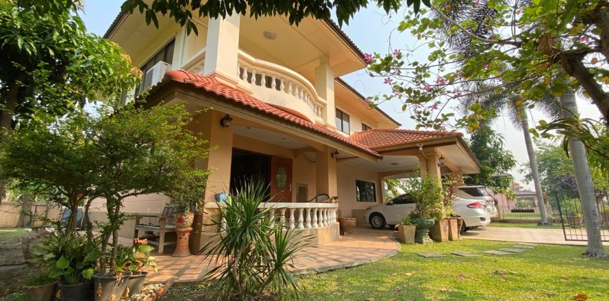 Casa de 3 dormitorios en Chiang Mai, Tailandia № 94936