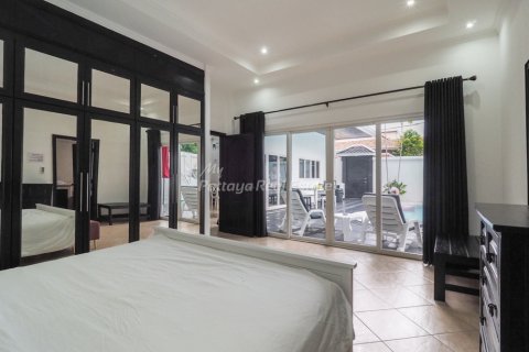 Casa de 3 dormitorios en Bang Lamung, Tailandia № 123515 - foto 7