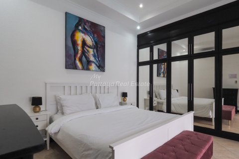 Casa de 3 dormitorios en Bang Lamung, Tailandia № 123515 - foto 16