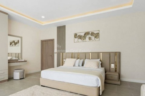 Casa de 7 dormitorios en Pattaya, Tailandia № 123512 - foto 12