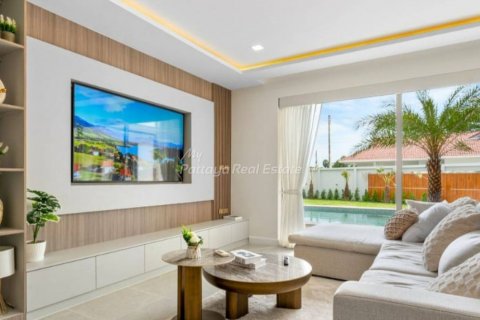 Casa de 7 dormitorios en Pattaya, Tailandia № 123512 - foto 4
