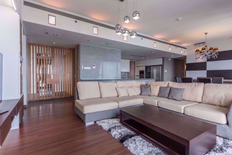 Condo in Bangkok, Thailand, 3 bedrooms in The Met № 77995