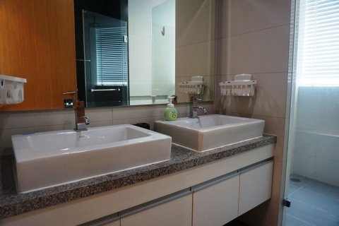 Condominio de 2 dormitorios en Bangkok, Tailandia № 107970 - foto 6