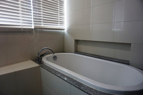 Condominio de 2 dormitorios en Bangkok, Tailandia № 107970 - foto 7