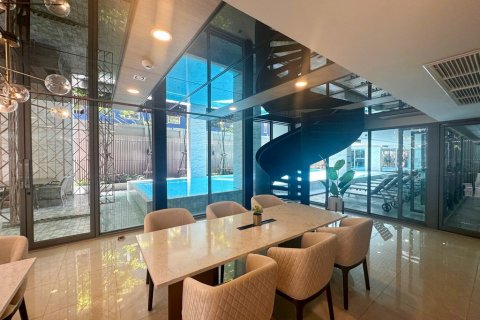Condominio de 2 dormitorios en Bangkok, Tailandia № 107972 - foto 19