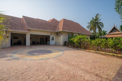 Casa de 9 dormitorios en Chiang Mai, Tailandia № 126320 - foto 25