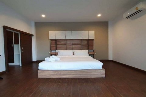 Casa de 4 dormitorios en Hua Hin, Tailandia № 125232 - foto 15