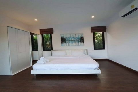 Casa de 4 dormitorios en Hua Hin, Tailandia № 125232 - foto 12