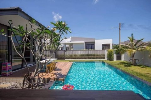 Casa de 3 dormitorios en Hua Hin, Tailandia № 125236 - foto 2